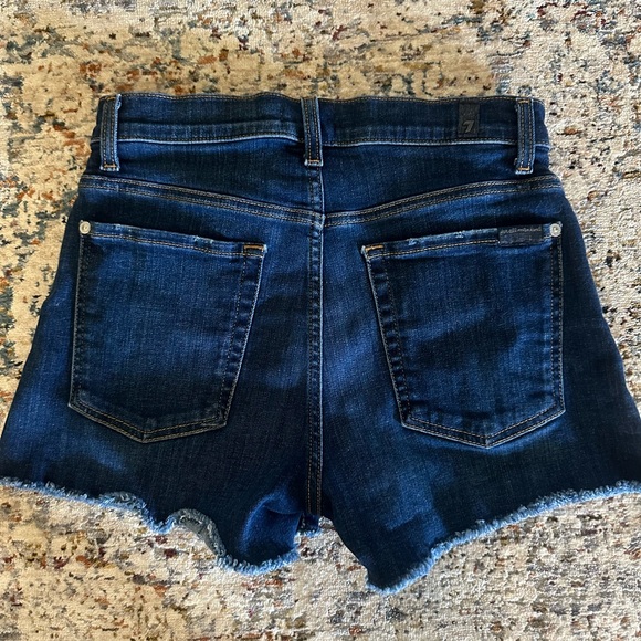7 For All Mankind, High Rise, Frayed Jean Shorts New Condition - Picture 2 of 10